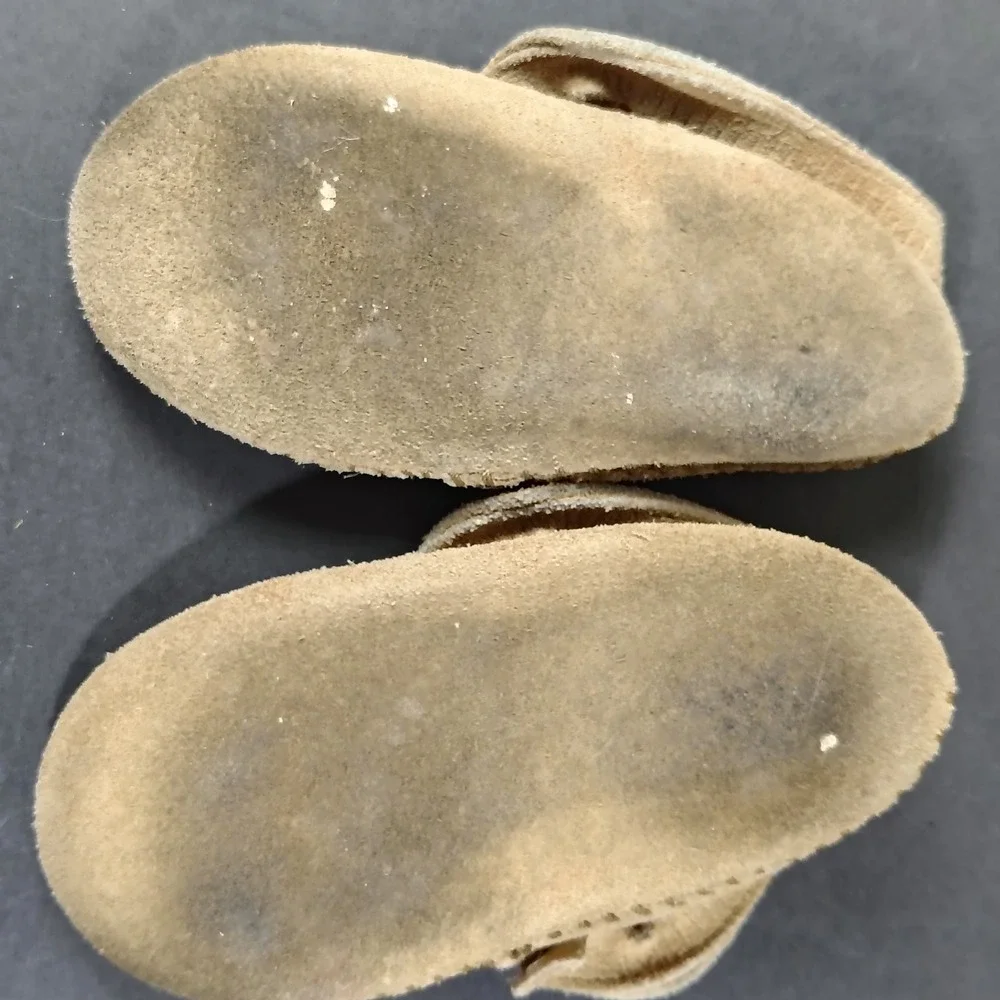 Minnetonka Moccasins Toddler Size 7 Tan Suede Beaded Vintage Slip On Shoes
